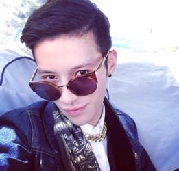 染头发男生的头像图片_WWW.WHOISQQ.COM