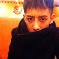 qq成熟男生头像图片真人_WWW.WHOISQQ.COM