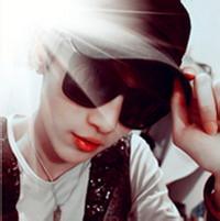 qq阳光向上头像图片男生_WWW.WHOISQQ.COM
