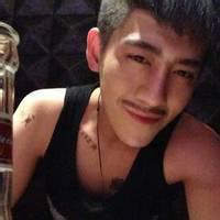 画胡子的男生头像图片_WWW.WHOISQQ.COM