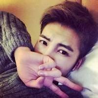qq男生衣服暖男头像图片_WWW.WHOISQQ.COM