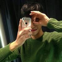 qq男生衣服暖男头像图片_WWW.WHOISQQ.COM