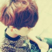 qq男生衣服暖男头像图片_WWW.WHOISQQ.COM