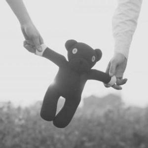 qq头像图片手牵手男生_WWW.WHOISQQ.COM