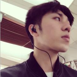 男生帅气大头像图片_WWW.WHOISQQ.COM