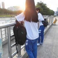 男生头像图片单膝下跪_WWW.WHOISQQ.COM