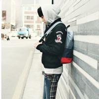 背着书包男生头像图片_WWW.WHOISQQ.COM