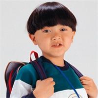 背着书包男生头像图片_WWW.WHOISQQ.COM