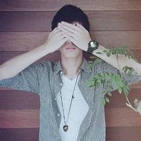qq头像图片躺着和动物男生_WWW.WHOISQQ.COM