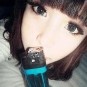 qq玩打火机男生头像图片_WWW.WHOISQQ.COM