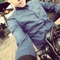 半身照男生头像图片_WWW.WHOISQQ.COM