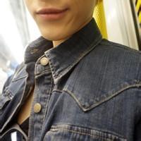半身照男生头像图片_WWW.WHOISQQ.COM