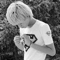 qq简约头像图片男生_WWW.WHOISQQ.COM