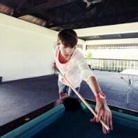 男生孤独头像图片_WWW.WHOISQQ.COM