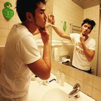 傲气男生头像图片_WWW.WHOISQQ.COM