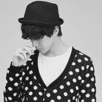血色男生头像图片_WWW.WHOISQQ.COM