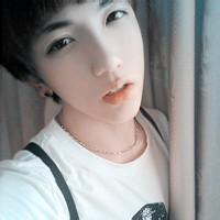 执着沉默的男生头像图片_WWW.WHOISQQ.COM