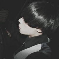 qq头像图片背影男生黑_WWW.WHOISQQ.COM