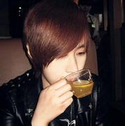 杯子男生头像图片_WWW.WHOISQQ.COM