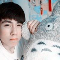 男生心情凄凉悄悄头像图片_WWW.WHOISQQ.COM