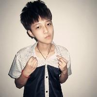 15岁男生自拍头像图片_WWW.WHOISQQ.COM