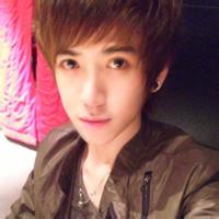 15岁男生自拍头像图片_WWW.WHOISQQ.COM