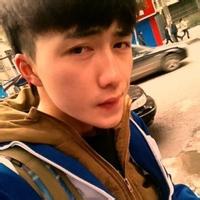 穿校服12男生头像图片_WWW.WHOISQQ.COM