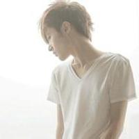 qq难过头像图片男生_WWW.WHOISQQ.COM