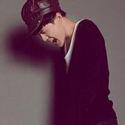 西装半身头像图片男生_WWW.WHOISQQ.COM