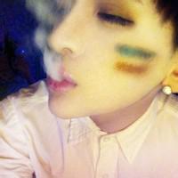qq头像图片背部男生_WWW.WHOISQQ.COM