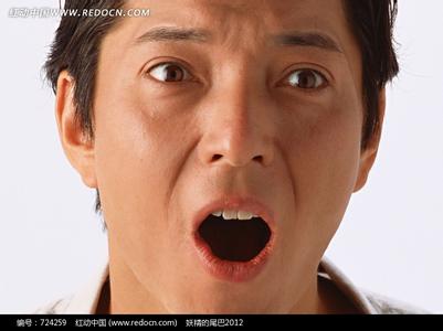 张着嘴巴的男生头像图片_WWW.WHOISQQ.COM