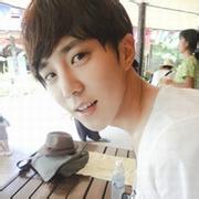qq头像图片男生飘逸_WWW.WHOISQQ.COM