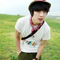 男生草地头像图片_WWW.WHOISQQ.COM