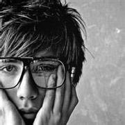 男生被抛弃头像图片_WWW.WHOISQQ.COM