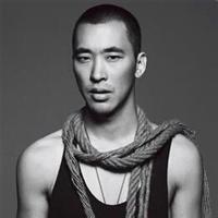 qq头像图片男生帅气寸头_WWW.WHOISQQ.COM
