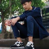 无奈男生qq头像图片_WWW.WHOISQQ.COM