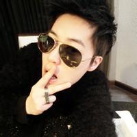 男生头像图片墨镜侧脸_WWW.WHOISQQ.COM