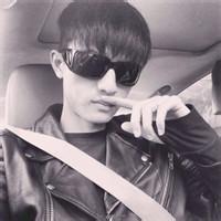 走路男生帅气qq头像图片_WWW.WHOISQQ.COM