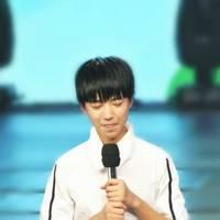 吐舌头男生头像图片_WWW.WHOISQQ.COM
