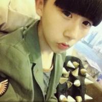 头像图片男生西瓜头_WWW.WHOISQQ.COM