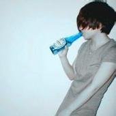 头像图片喝酒男生_WWW.WHOISQQ.COM