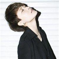 qq头像图片男生拿饮料_WWW.WHOISQQ.COM