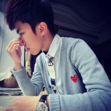 翘腿头像图片男生_WWW.WHOISQQ.COM