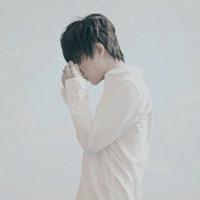 清新纯白男生头像图片_WWW.WHOISQQ.COM