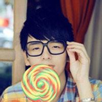 吃棒棒糖拽的男生头像图片_WWW.WHOISQQ.COM