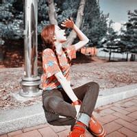 喝果汁的男生头像图片_WWW.WHOISQQ.COM