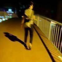qq男生荧光棒头像图片_WWW.WHOISQQ.COM