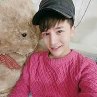 坐在地上的qq男生头像图片_WWW.WHOISQQ.COM