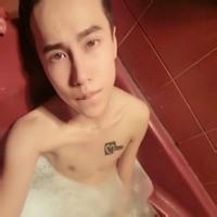 红色男生头像图片_WWW.WHOISQQ.COM