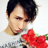 戴花的男生头像图片_WWW.WHOISQQ.COM